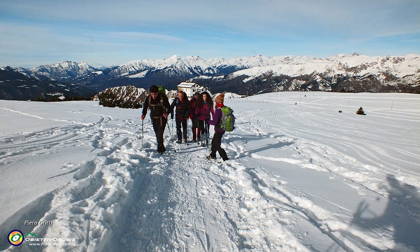 14 Saliamo verso il Monte Alto....JPG